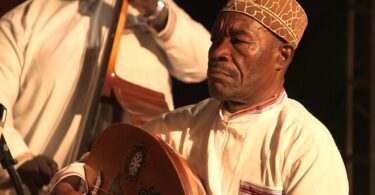 AUDIO Makame Faki - Nifanye Nini Mp3 Download